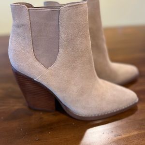BP. Lexi Ankle Boots in Chestnut Suede